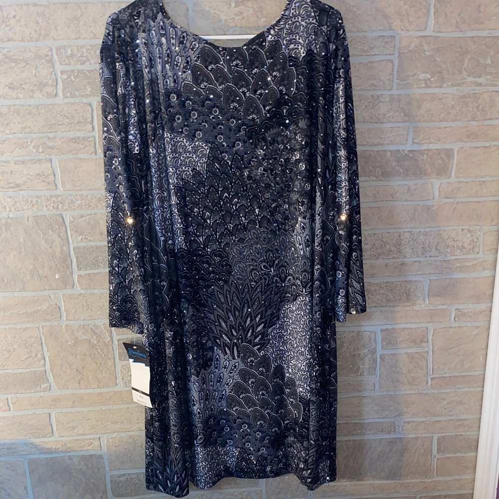 Chic Black and Gray Long Sleeve Dress - Picture 6 of 7
